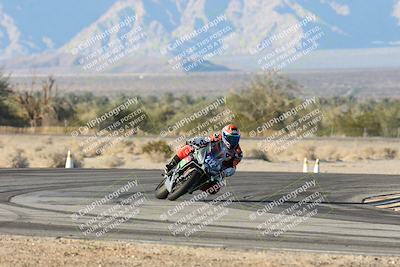 media/Dec-07-2025-CVMA (Sun) [[3e7d2de5dc]]/Race 18-Formula Twins-Formula 40 UL/